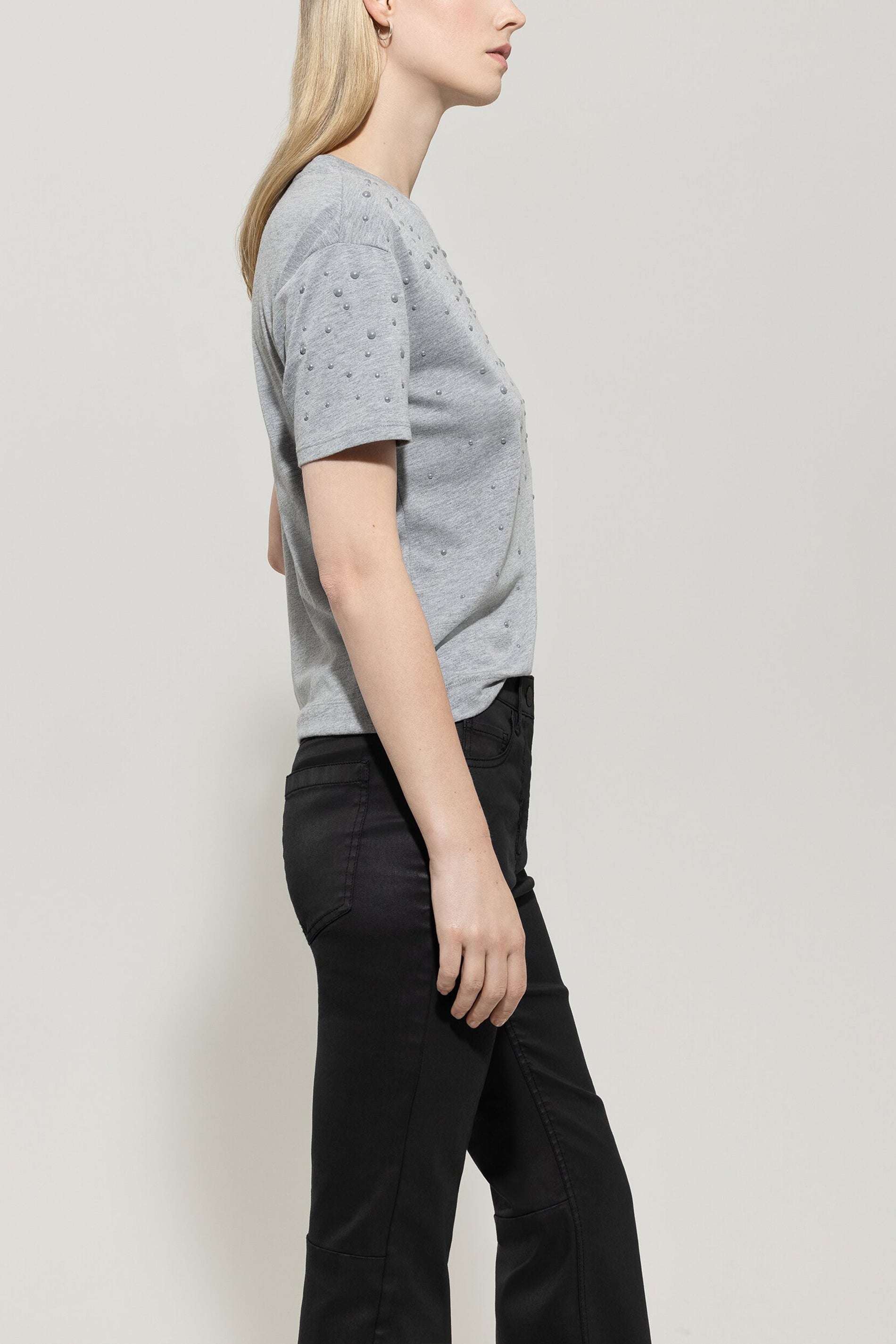 Camiseta con perlas