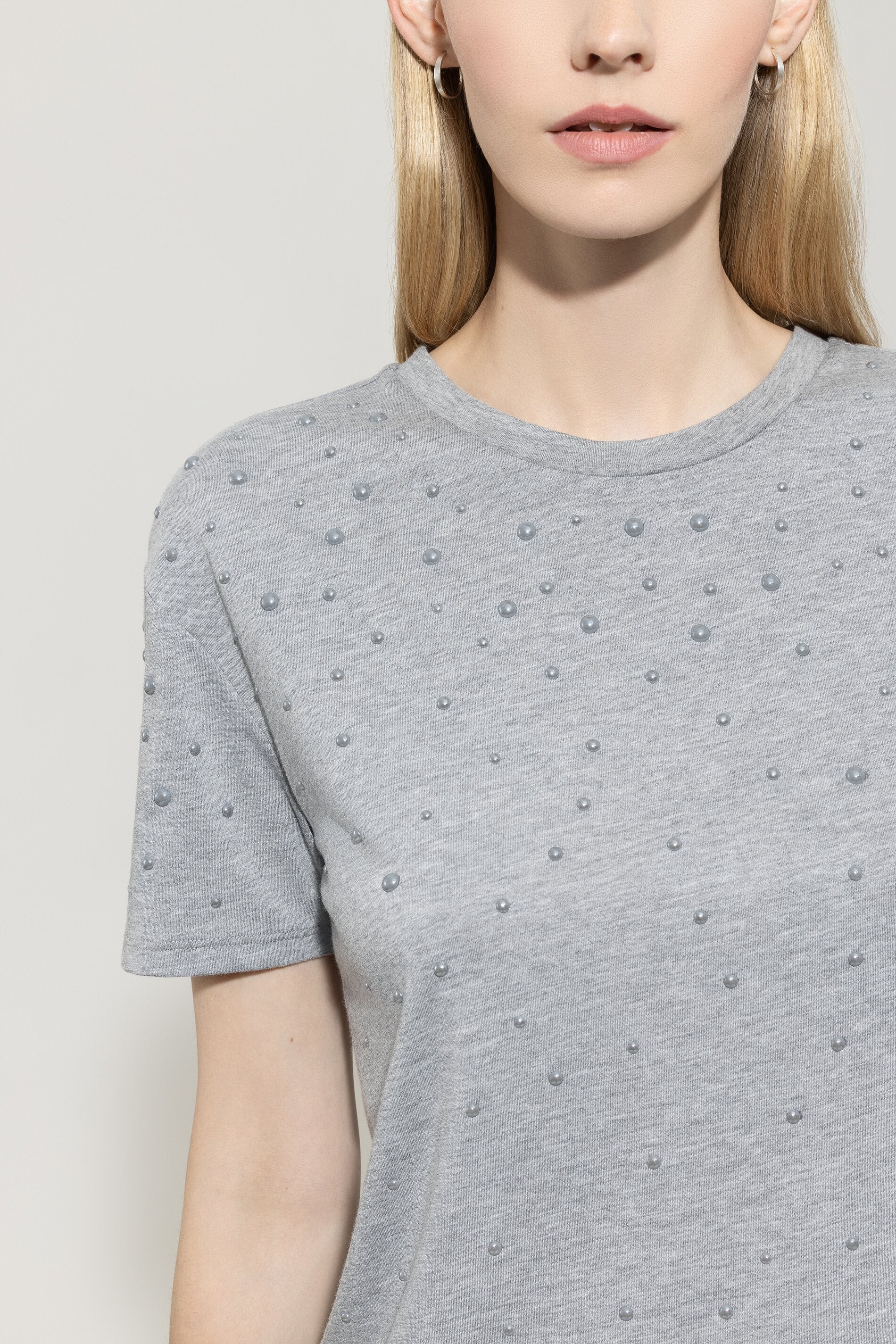 Camiseta con perlas