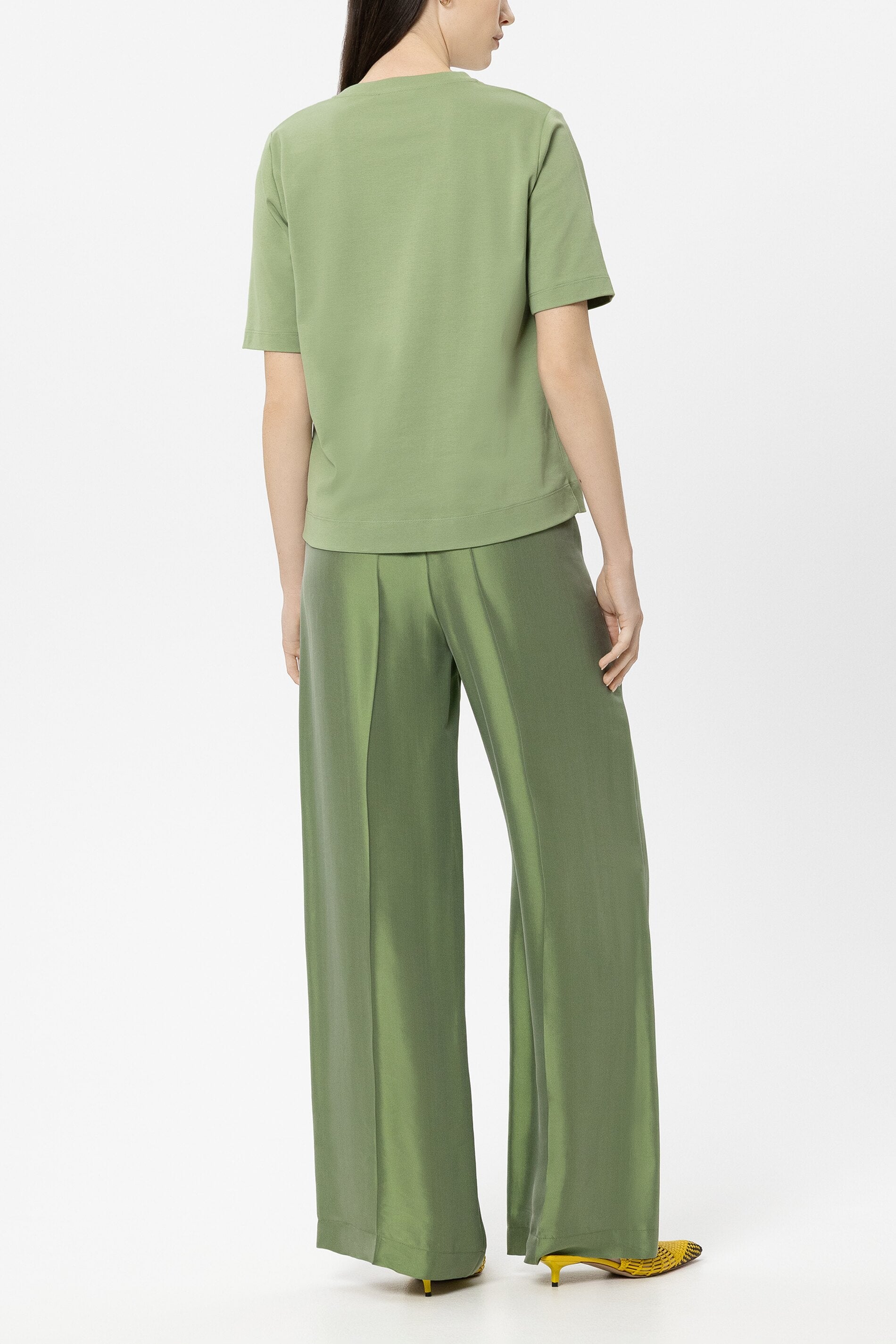 Pantalón fluido con bolsillos
