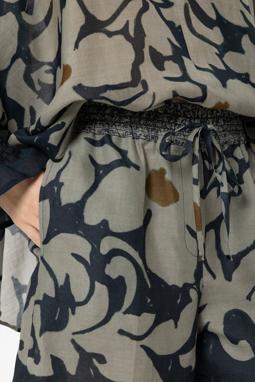 Short floral