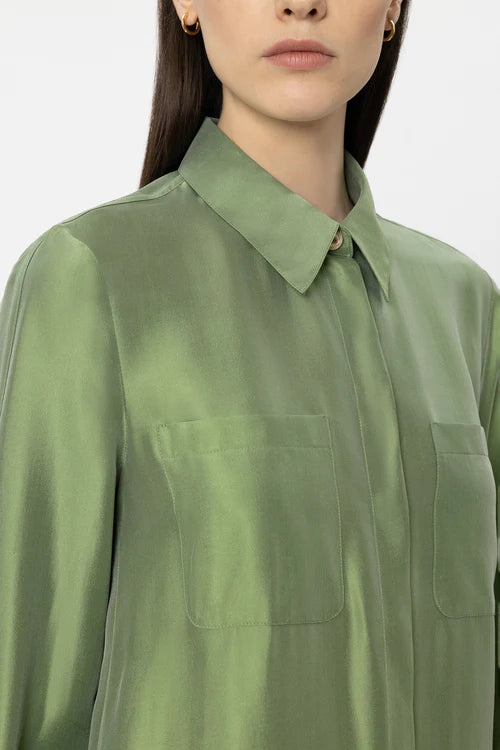 Vestido camisero de seda