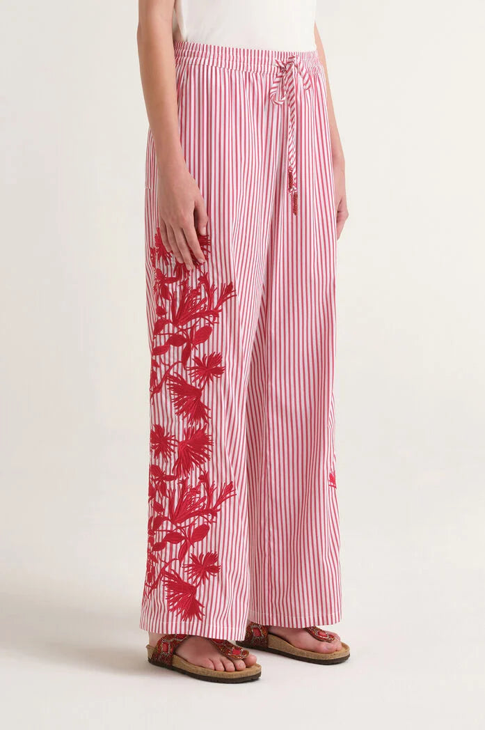 Pantalón rayado estampado